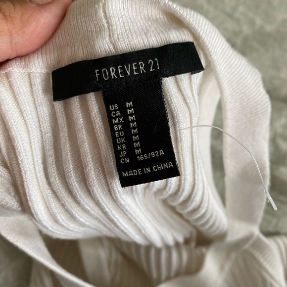 Ribbed Halter top - Picture 3 of 3